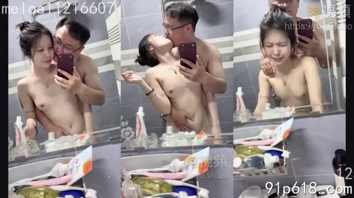 超美人妻 卫浴里彻底放飞自我。完整版看详情