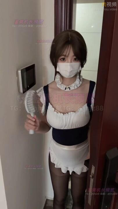 推倒黑丝上门家政正妹 小白大王